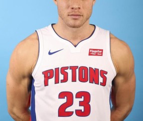 关于今晨密尔沃基雄鹿伤情更新：社区盾节点到来，质疑声仍在，团队化学反应显著的信息-mk娱乐下载