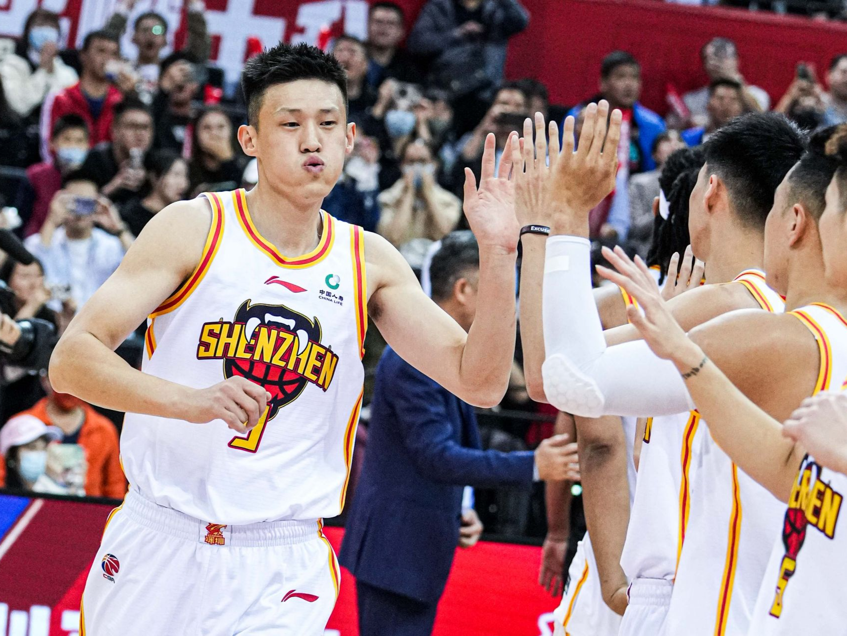 最后时刻体能课后,深圳男篮火线驰援备战足总杯,信心回归,纪律约束更严格 最后时刻体能课后,深圳男篮火线驰援备战足总杯,信心回归,纪律约束更严格