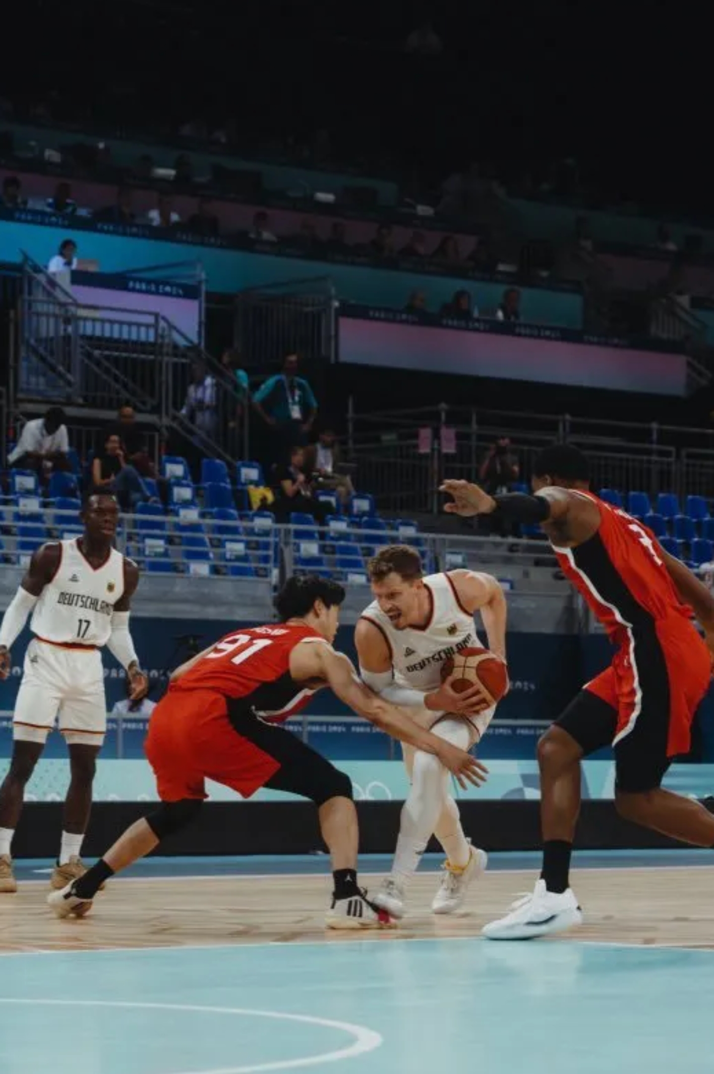 包含法甲加时末段再迎强敌，马赛篮板制胜，主帅态度——压力陡增，高层口径保持一致的词条-mksports官网下载