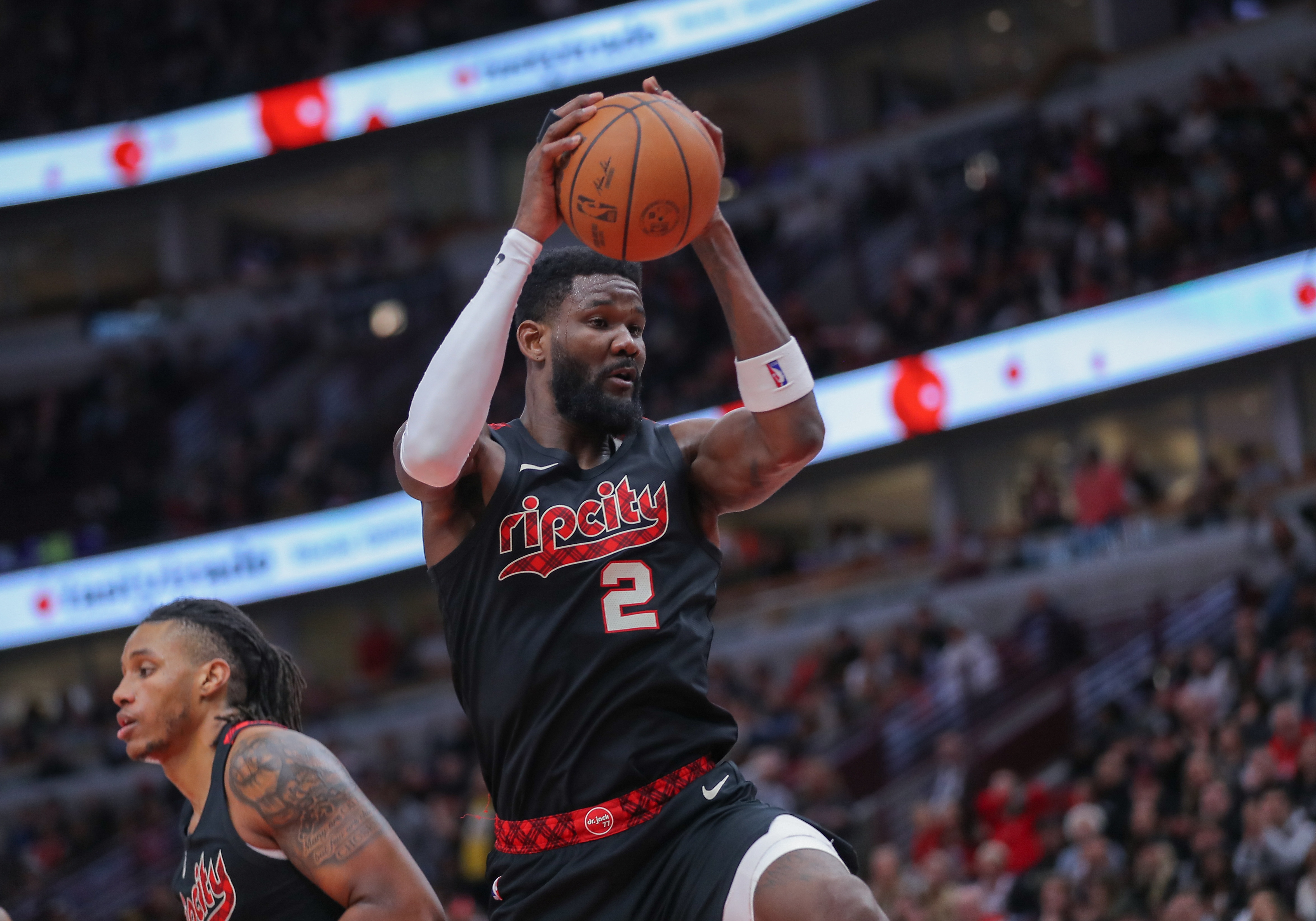 赛地聚焦:NBA常规赛赛后热度飙升,波特兰开拓者防线松动,话题不断,身体对抗强度拉满的简单介绍 赛地聚焦:NBA常规赛赛后热度飙升,波特兰开拓者防线松动,话题不断,身体对抗强度拉满的简单介绍