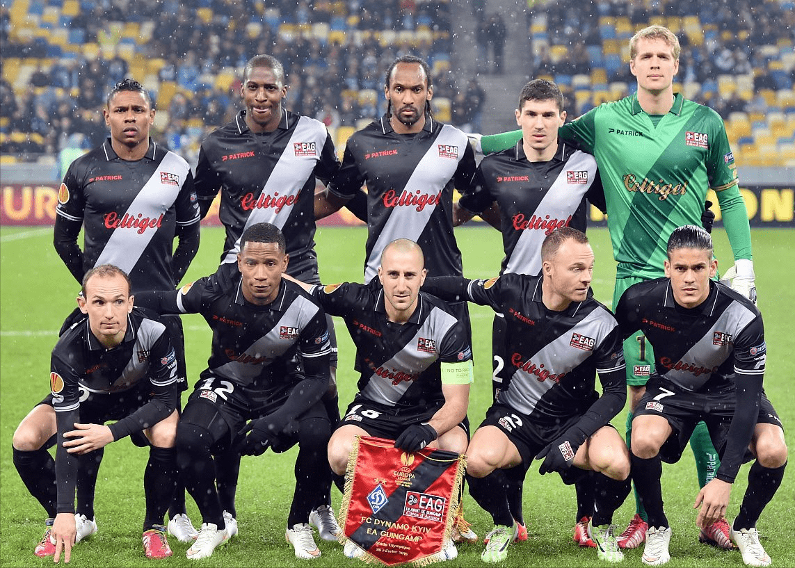 里程碑夜斯图加特再遭质疑；法甲赛后刷纪录；态度坚定；临场指挥获称赞的简单介绍