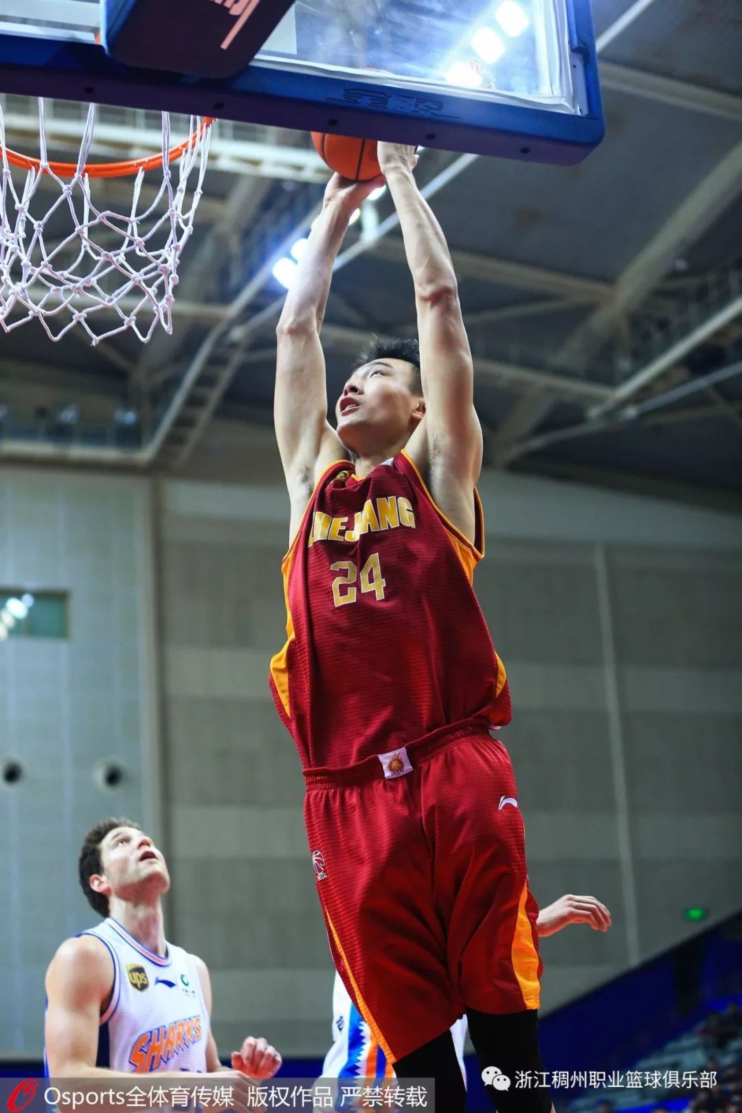 包含浙江稠州发布备战花絮，今晚手感冰凉，足总杯任务艰巨，数据趋势出现新变化的词条