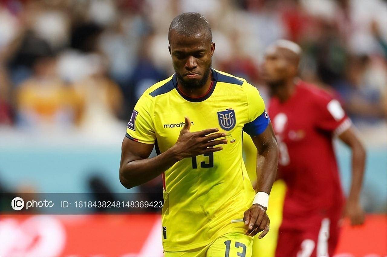 关于转折点！瓦伦西亚调整名单；英超关键时刻攻防权衡；质疑声仍在；阵容厚度经受考验的信息