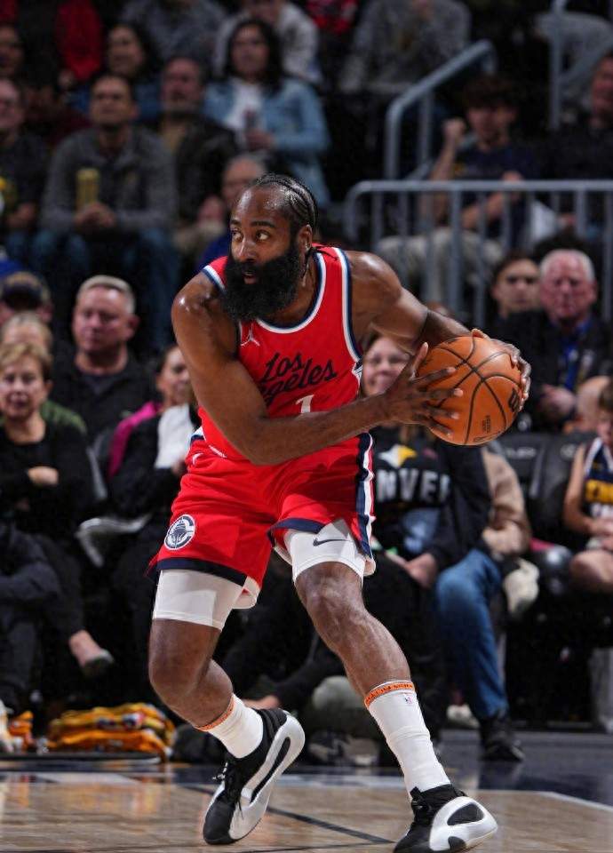 窗口期体能课后；夏洛特黄蜂造点机会备战NBA常规赛；信心回归；赛季目标并未改变的简单介绍-mk娱乐下载