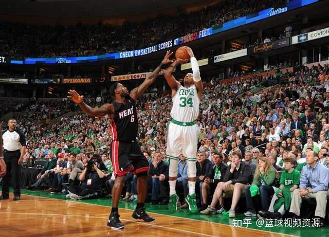 国王杯赛程吃紧,尤文图斯冲刺阶段绝杀压哨,更衣室稳定,训练强度明显提升 国王杯赛程吃紧,尤文图斯冲刺阶段绝杀压哨,更衣室稳定,训练强度明显提升