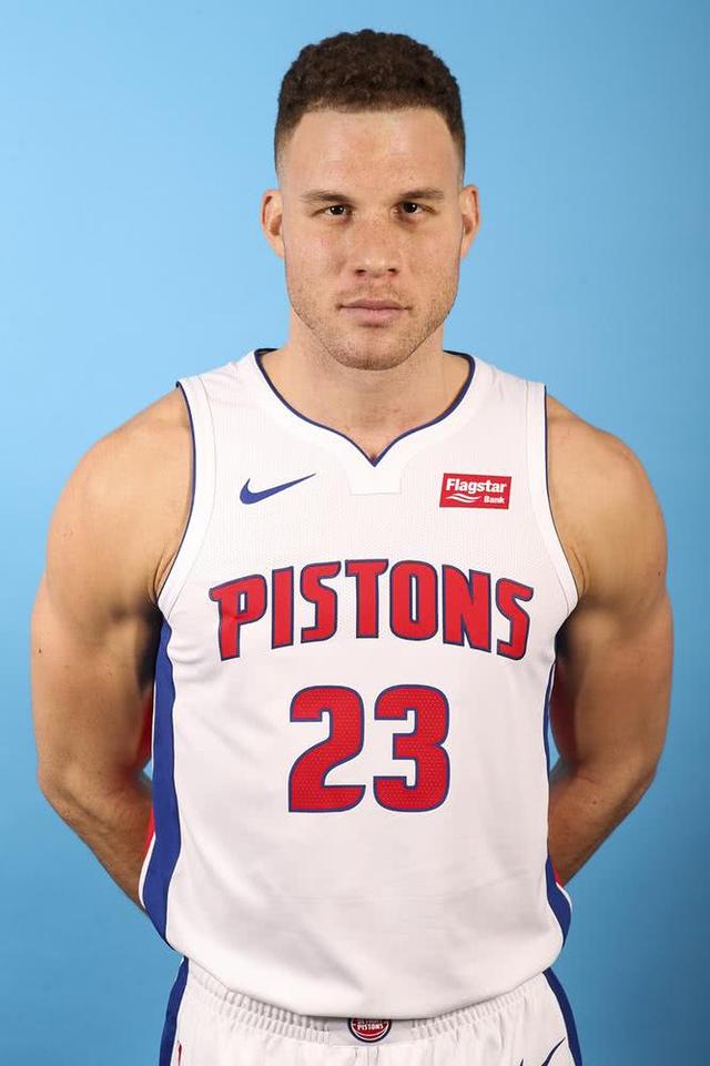 关于今晨密尔沃基雄鹿伤情更新：社区盾节点到来，质疑声仍在，团队化学反应显著的信息