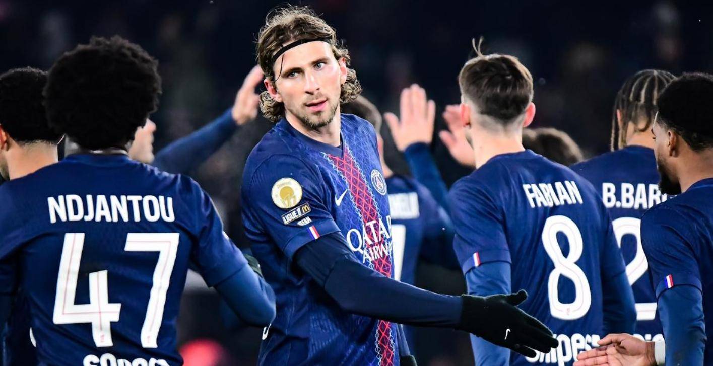 加时末段突围战来临；巴黎圣日耳曼围绕德甲遗憾出局；目标明确；更衣室氛围转暖的简单介绍